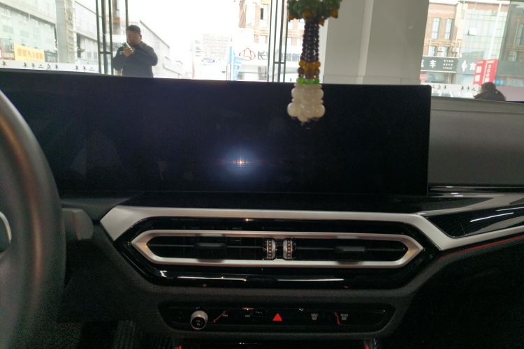 宝马3系 2023款 320Li M运动套装中控内饰16