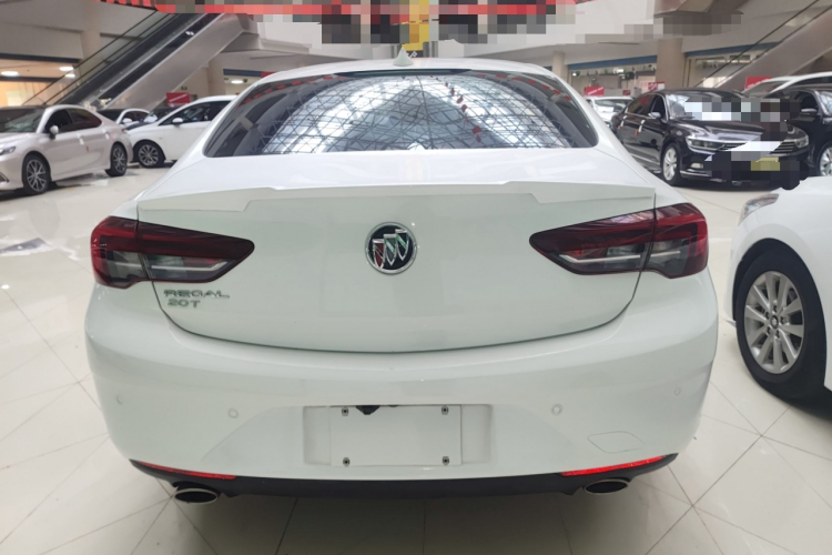 别克 君威 2017款 28T 尊享型车身外观6