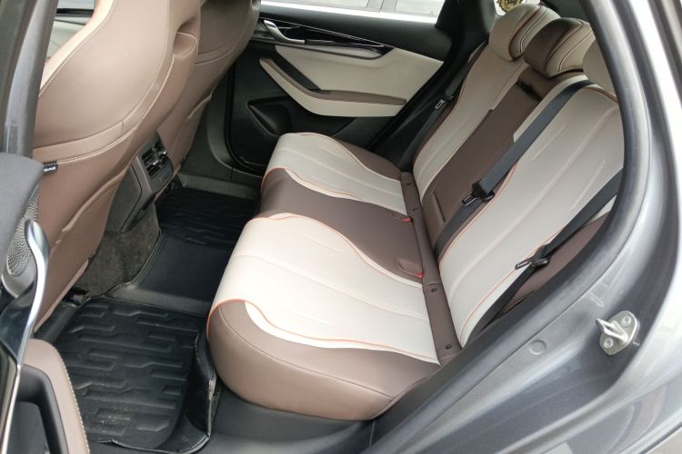 比亚迪 秦PLUS 2024款 荣耀版 DM-i 120KM领先型中控内饰21