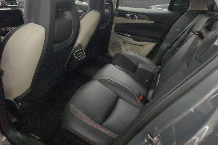 领克02 2020款 1.5T DCT两驱耀Pro版中控内饰7004