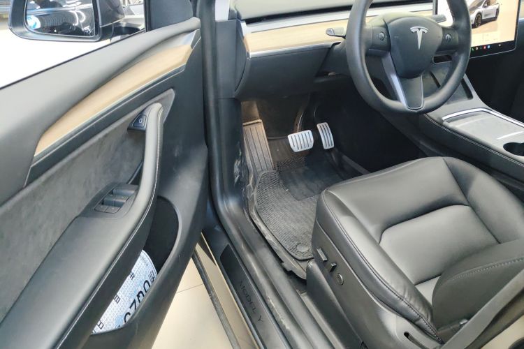 特斯拉 Model Y 2022款 Performance高性能全轮驱动版中控内饰20