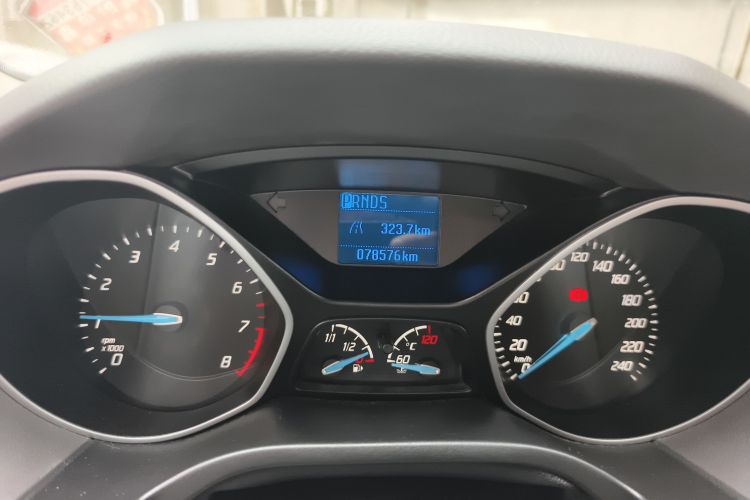 福特 福克斯 2012款 三厢 1.6L 自动舒适型中控内饰15