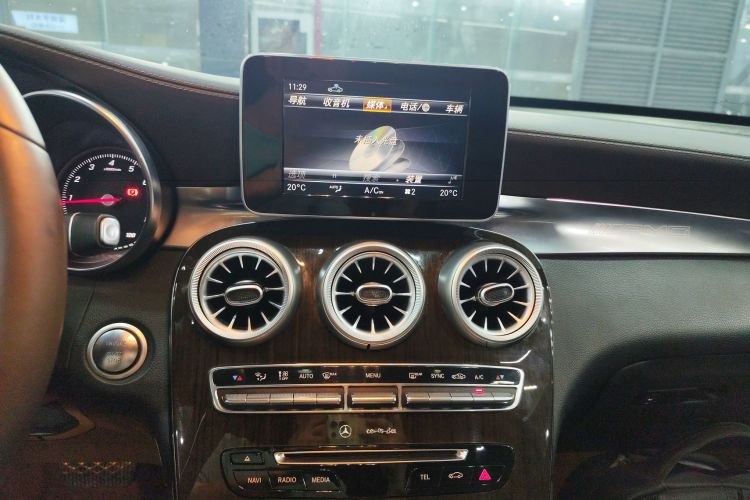 奔驰GLC 2019款 改款 GLC 260 L 4MATIC 豪华型局部细节16