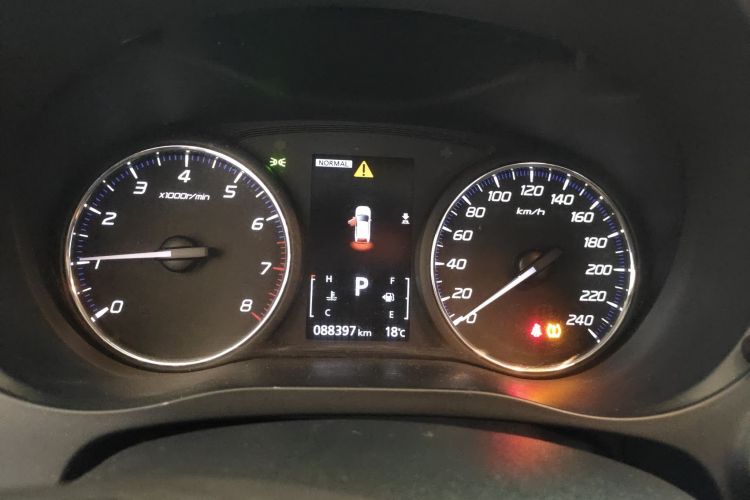 三菱 欧蓝德 2021款 2.4L 四驱致享版 7座局部细节14