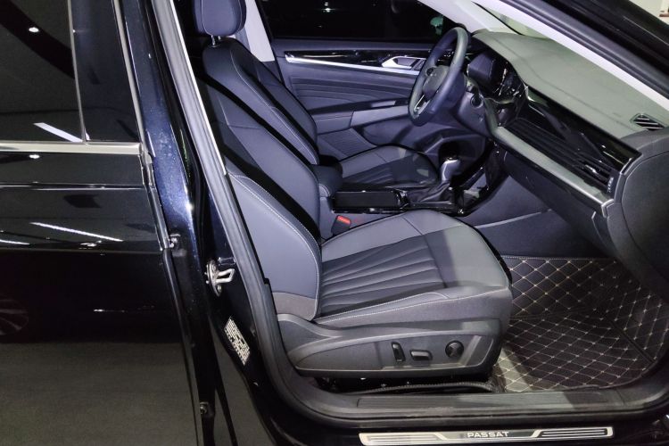 大众 帕萨特 2025款 出众款 380TSI 星空龙腾版局部细节41