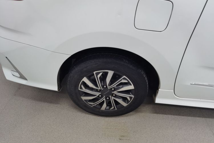 上汽大通MAXUS 大通G20 2021款 改款 PLUS 2.0T 汽油自动豪华版车身外观6008