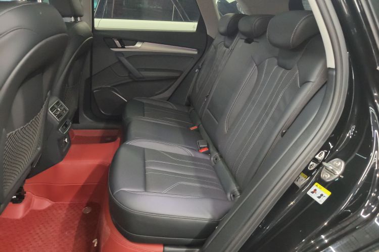 奥迪Q5L 2025款 40 TFSI 时尚动感型中控内饰7004