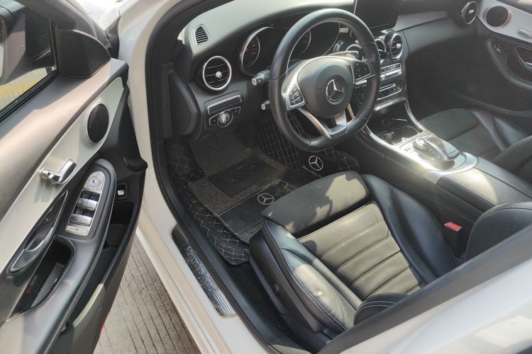 奔驰C级 2018款 C 200 运动版中控内饰7003