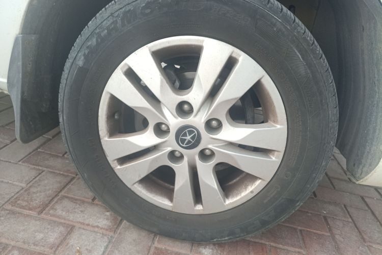 江淮瑞风 瑞风M3 2016款 宜家版 1.6L 豪华智能型车身外观10