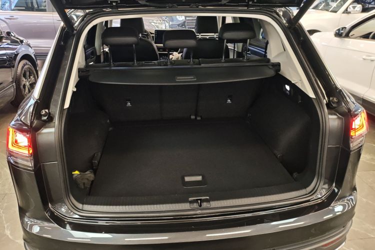 大众 探岳 2024款 330TSI 两驱豪华Plus进阶版机舱底盘23