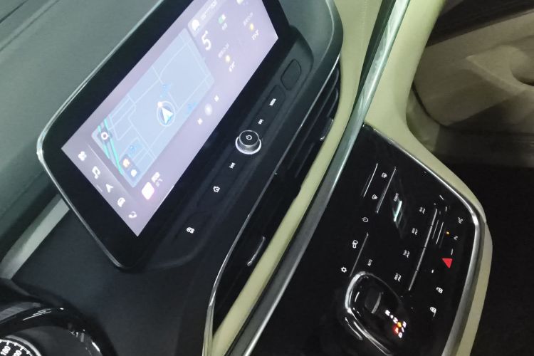 别克GL8 2023款 陆上公务舱 尊贵型中控内饰16