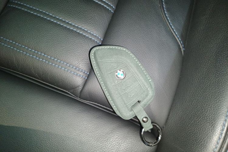 宝马X4 2022款  M40i中控内饰11