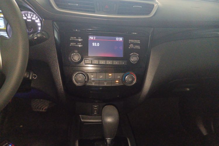 日产 逍客 2016款 2.0L CVT精英版局部细节16