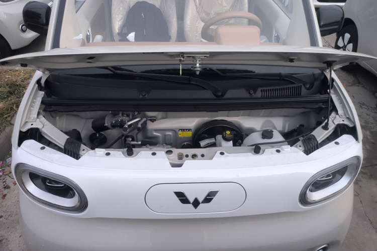 五菱汽车 宏光MINIEV 2024款 第三代 215km 青春版机舱底盘24