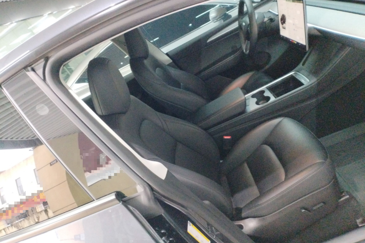 特斯拉 Model Y 2023款 后轮驱动版局部细节41