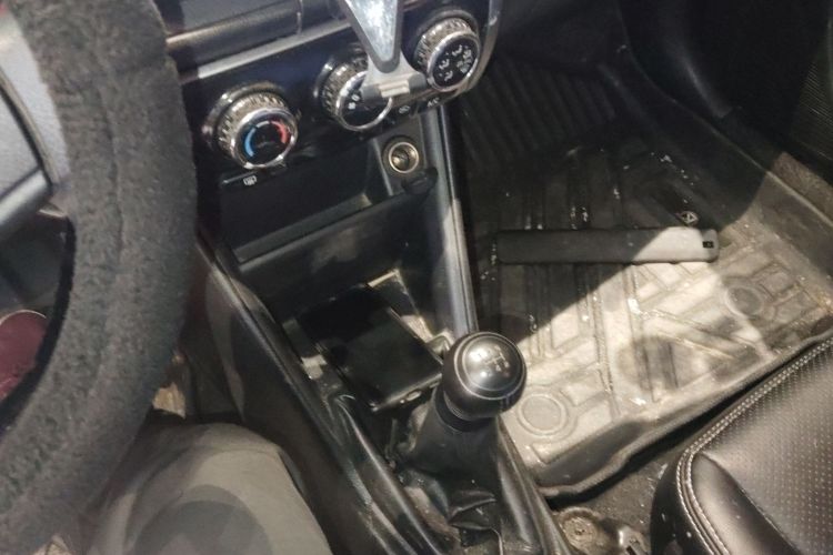 丰田 威驰 2017款 1.3L 手动前行版中控内饰18