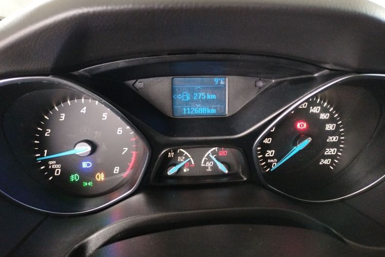 福特 福克斯 2012款 三厢 1.6L 手动风尚型局部细节14