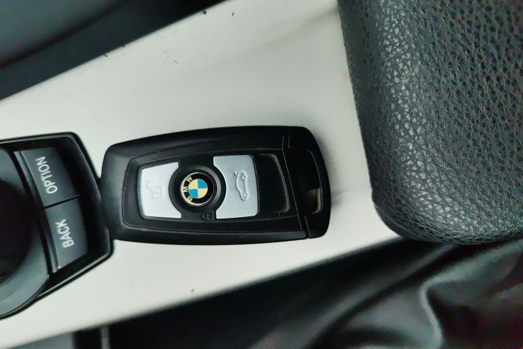 宝马3系 2016款 320Li 进取型中控内饰7001