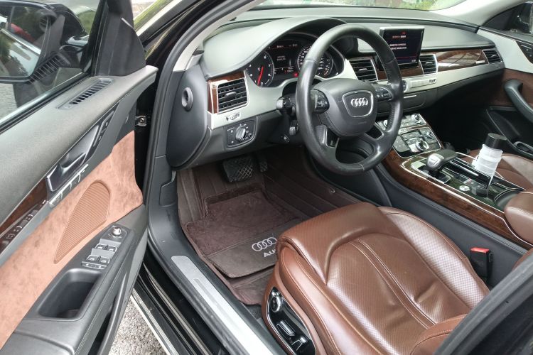 奥迪A8 2013款 A8L 45 TFSI quattro豪华型中控内饰7003