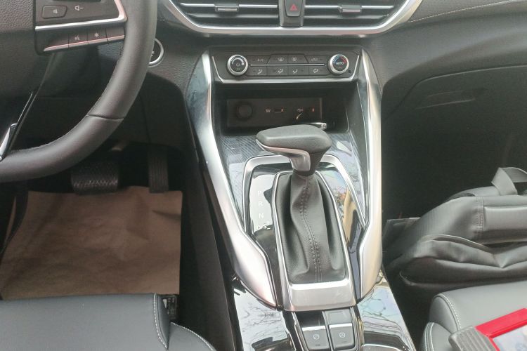 上汽大通MAXUS 大通G50 2020款 1.5T 自动豪华版中控内饰18