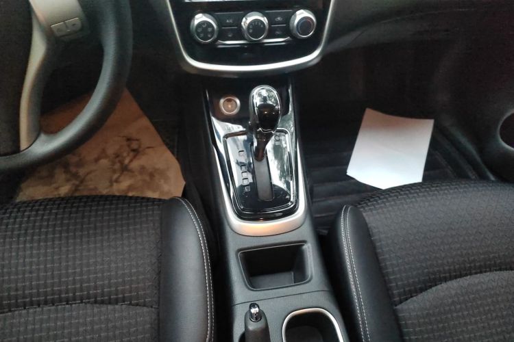 日产 骐达TIIDA 2019款 1.6L CVT智行版 国VI中控内饰18