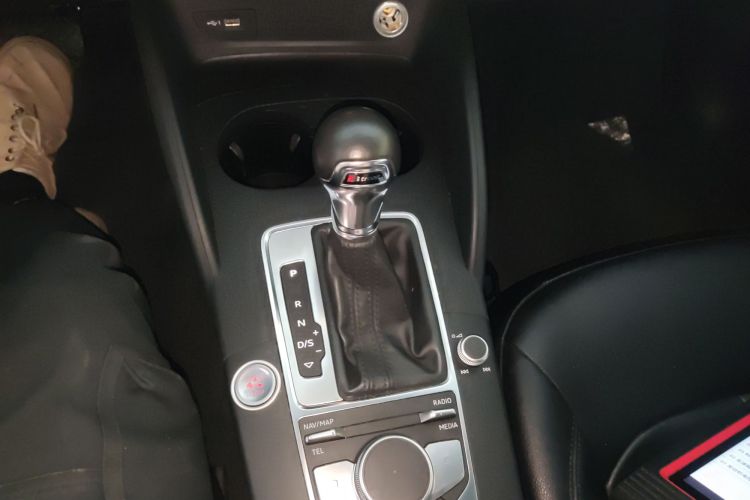 奥迪A3 2019款 Limousine 35 TFSI 进取型 国VI中控内饰18