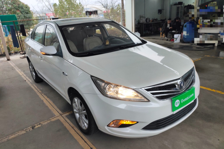 长安 逸动 2014款 1.6L 自动豪华型车身外观6002
