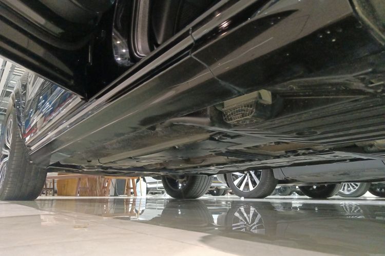 沃尔沃XC90 2022款 B6 智逸豪华版 7座机舱底盘30