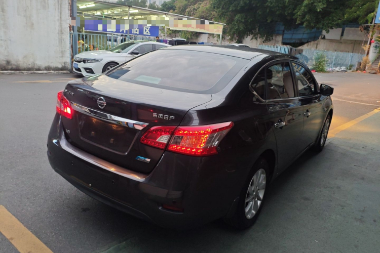 日产 轩逸 2012款 1.8XE CVT舒适版车身外观6005