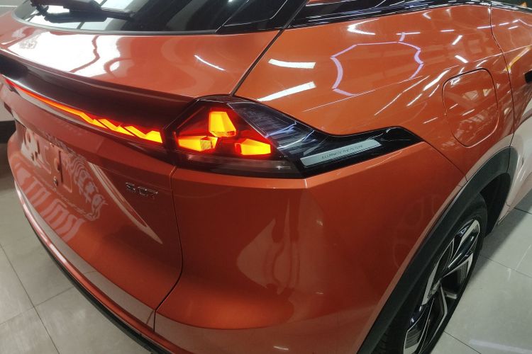 深蓝汽车 深蓝S07 2024款 215Max 乾崑智驾ADS SE增程版车身外观9