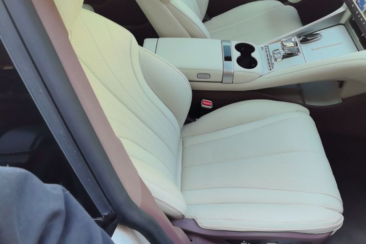 腾势Z9GT 2024款 1100四驱Max版局部细节41