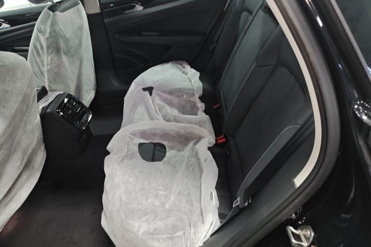 大众 帕萨特 2025款 出众款 380TSI 星空龙腾版中控内饰7004