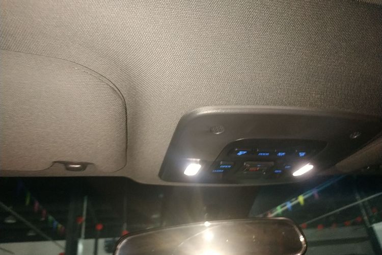 丰田 亚洲龙 2022款 2.0L 豪华版中控内饰22