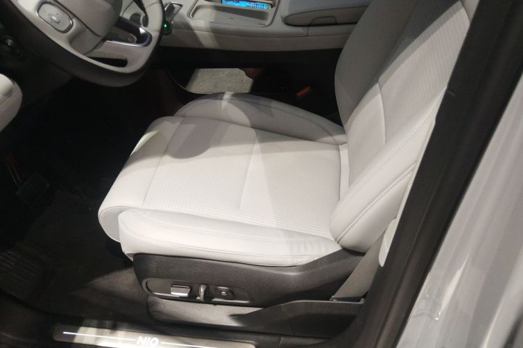 蔚来ES6 2024款 75kWh中控内饰19