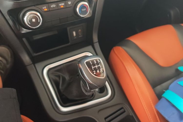 北汽威旺M50F 2017款 1.5L 舒适型局部细节18