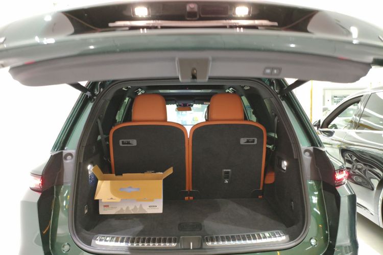 理想汽车 理想L9 2022款 Max机舱底盘23