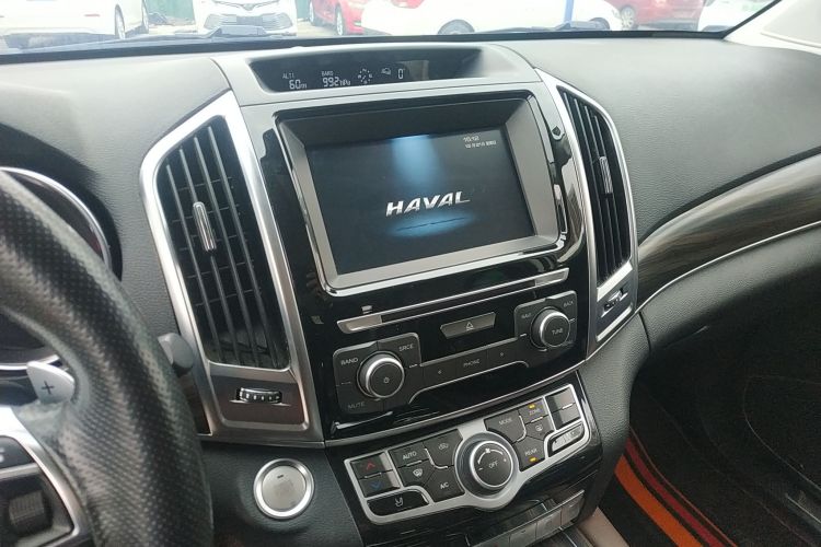 哈弗H9 2017款 2.0T 汽油四驱尊贵型 7座中控内饰16