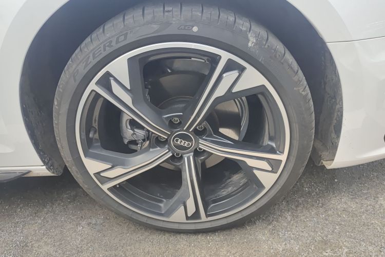 奥迪A4L 2024款 40 TFSI 豪华动感型(星夜版)车身外观10