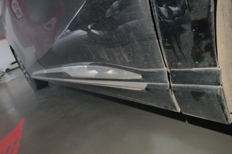 红旗HQ9 2023款 2.0T 智联旗享版局部细节9002