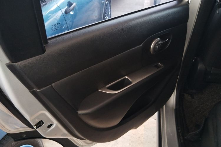 日产 骊威 2013款 劲锐 1.6XL CVT舒适版中控内饰7008