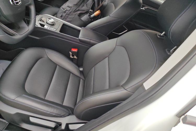 吉利汽车 帝豪新能源 2022款 EV Pro 网约版 磷酸铁锂中控内饰19