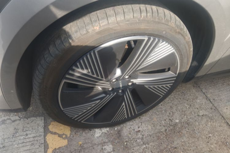 领克08 EM-P 2023款 120km 长续航Halo车身外观6007