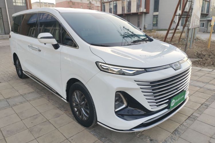 奔腾M9 2023款 2.0T 尊享型车身外观3