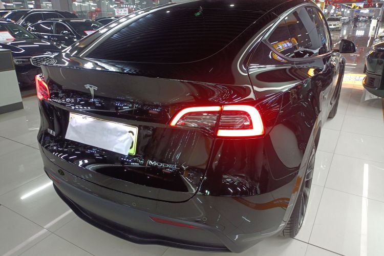 特斯拉 Model Y 2022款 改款 后轮驱动版车身外观7