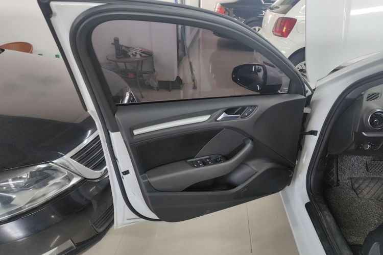 奥迪A3 2019款 Limousine 35 TFSI 进取型 国V中控内饰7007