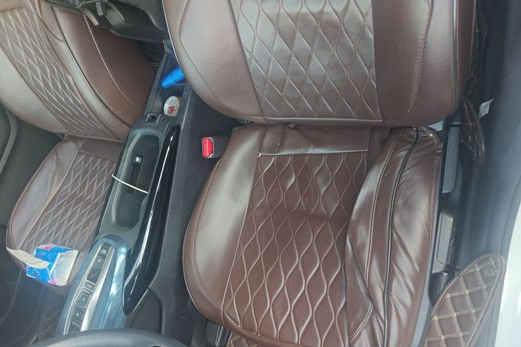 思铭 东风本田X-NV 2020款 风驰版中控内饰19