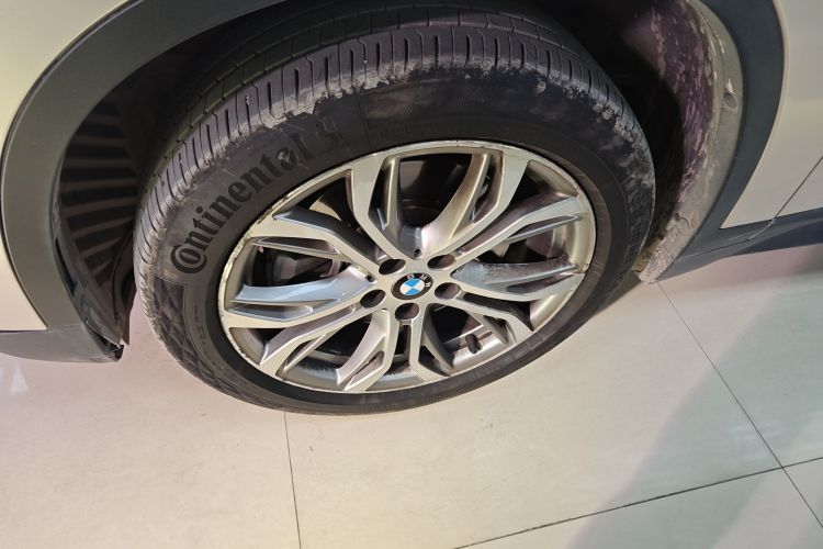 宝马X1 2019款 sDrive20Li 领先型车身外观6007