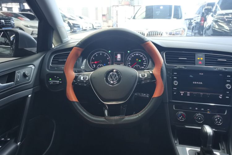 大众 高尔夫(进口) 2019款 1.8TSI 旅行版中控内饰13