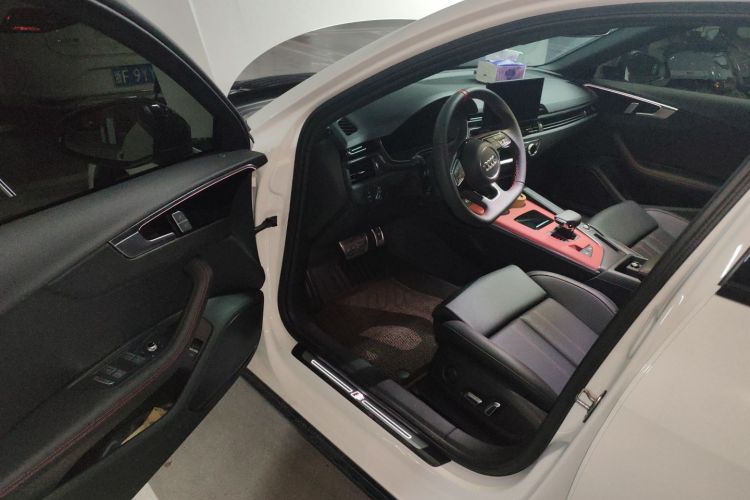 奥迪A4L 2025款 200万辆悦享版 40 TFSI 豪华动感型中控内饰20