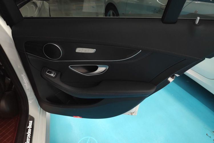 奔驰C级 2017款 改款 C 200 L 运动版中控内饰7006